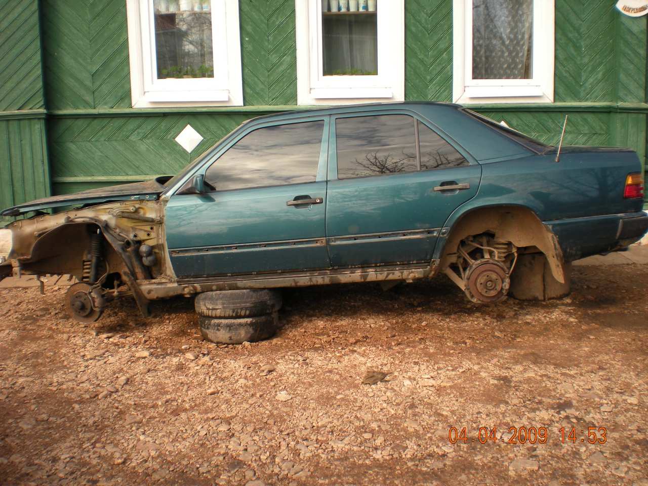 mercedes_e-class_a1244653803b2757268_orig.jpg
