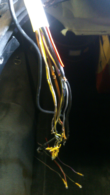 van de 12 draden, 4 compleet gebroken en 4 beschadigd. Dus 4 nog heel..