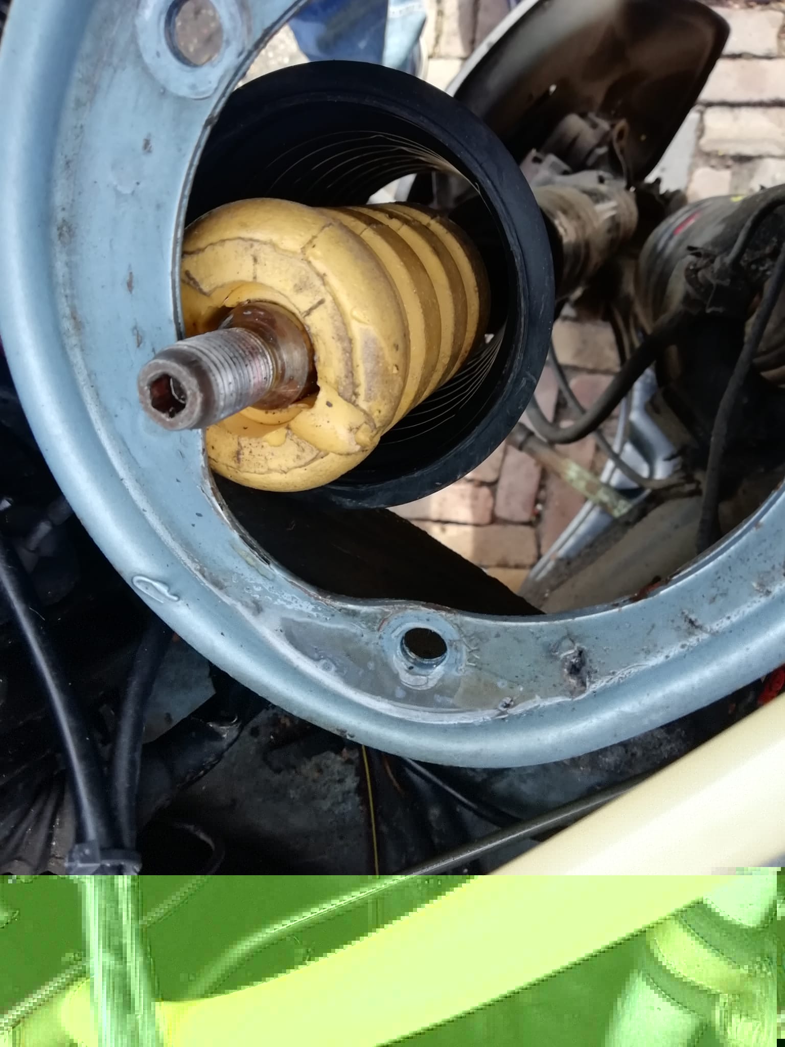 Aanslagrubber en hoes op zijn plek.